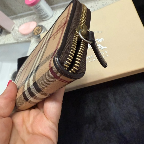 Burberry Checkered Wallet - Picture 5 of 14